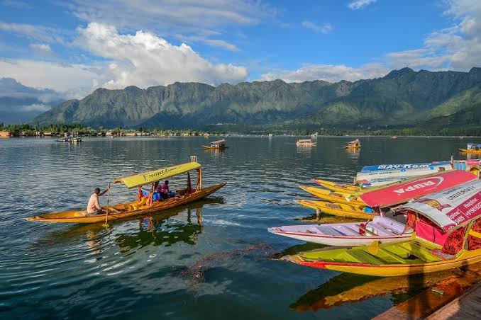 Shikara Ride in Kashmir